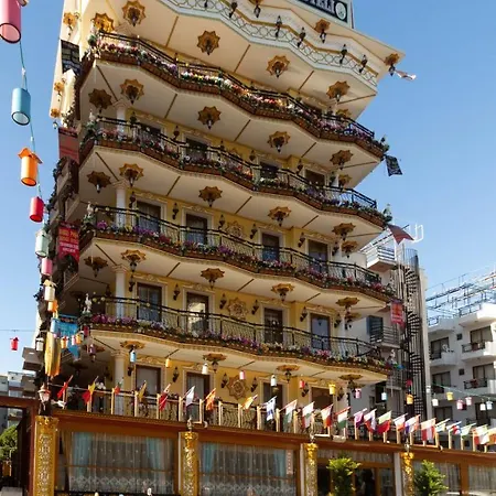 ホテル Marko Pasa Konagi 4*